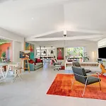 Artful Loft Retreat - Terrace, Parking - Happy