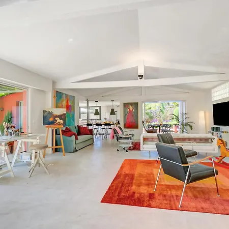 Artful Loft Retreat - Terrace, Parking - Happy