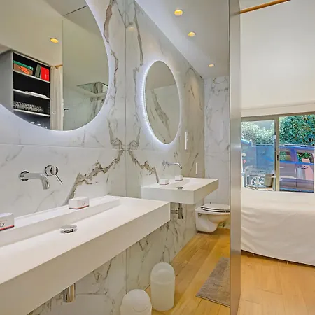 Artful Loft Retreat - Terrace, Parking - Happy 빌라 주앙레핑