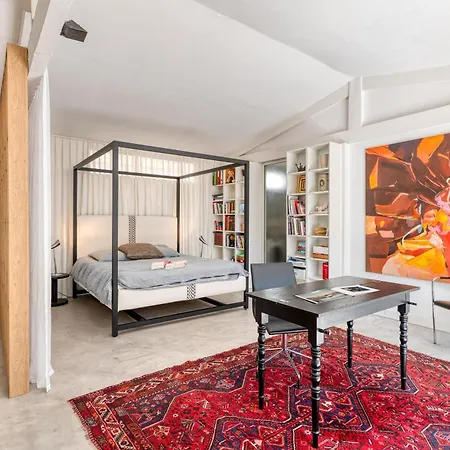 Artful Loft Retreat - Terrace, Parking - Happy 빌라 *