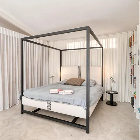 Artful Loft Retreat - Terrace, Parking - Happy * 주앙레핑