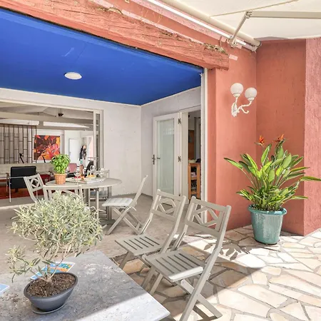 빌라 Artful Loft Retreat - Terrace, Parking - Happy 주앙레핑