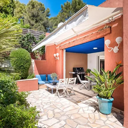 Artful Loft Retreat - Terrace, Parking - Happy * 주앙레핑
