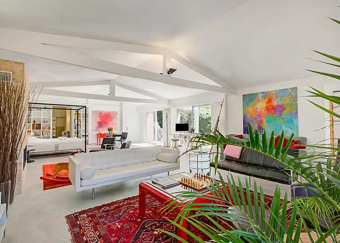 Antibes Loft Retreat - Happy Апартаменты *